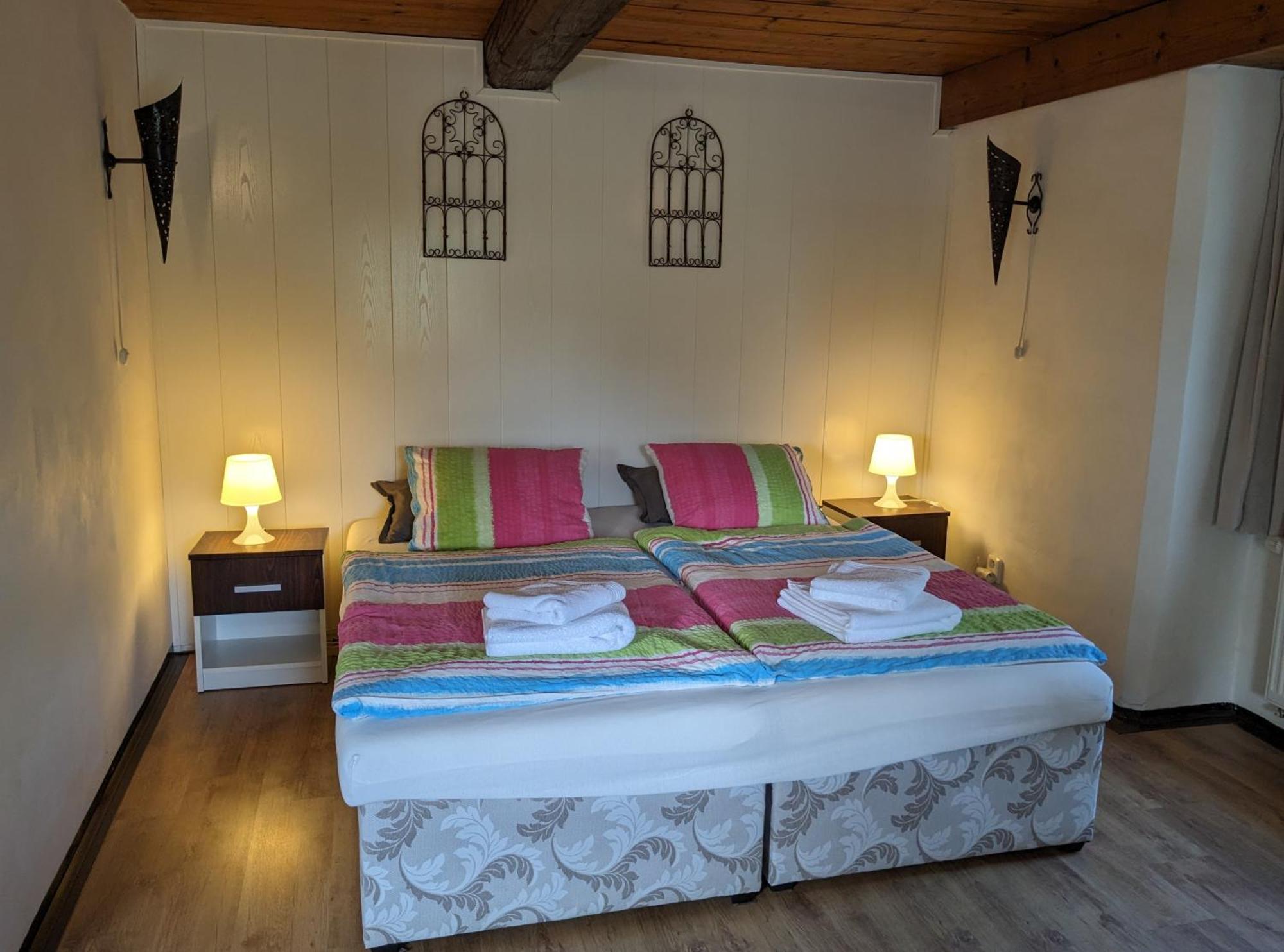 Bed And Breakfast Tvrz Velká Bukovina Extérieur photo