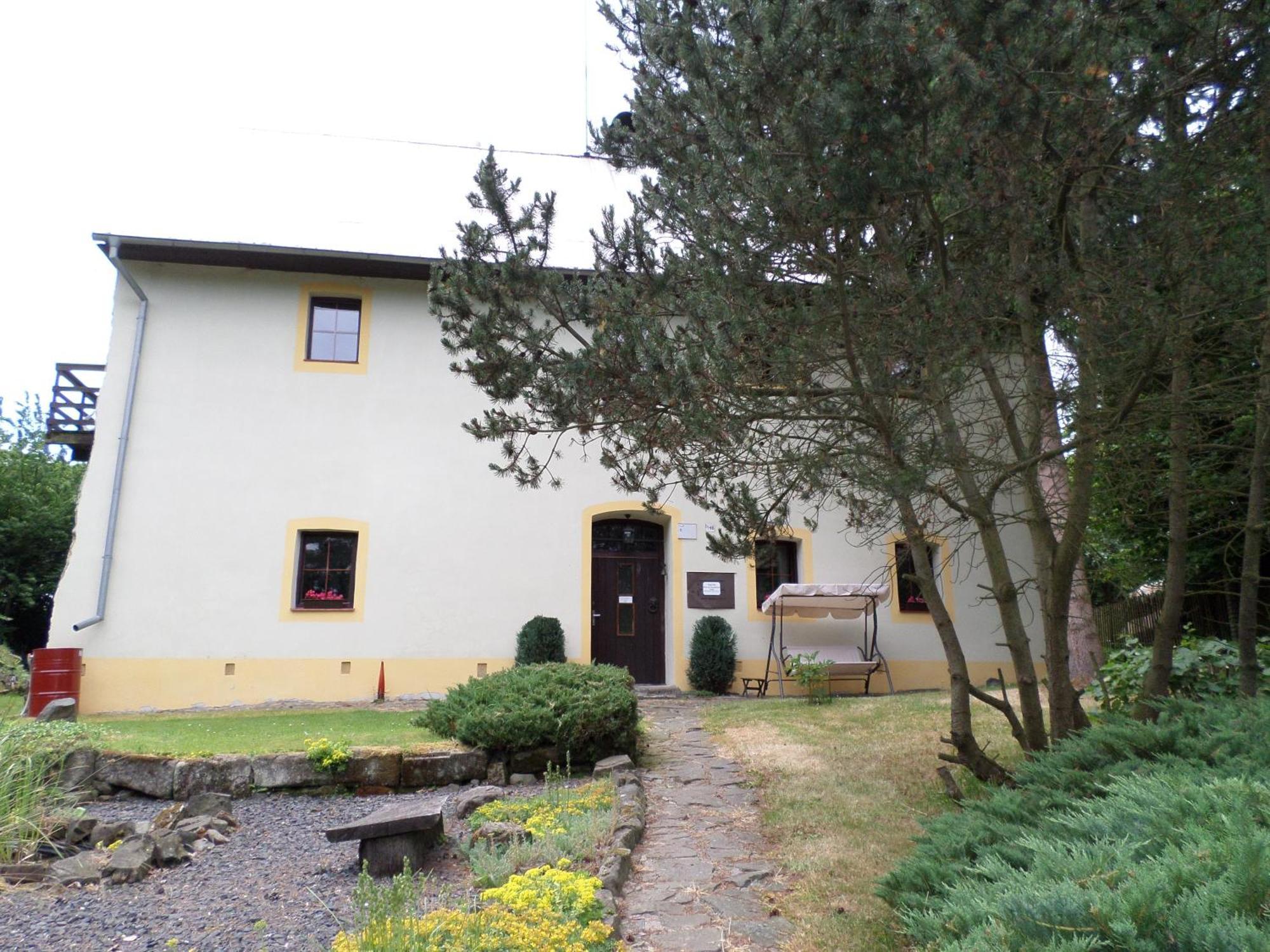 Bed And Breakfast Tvrz Velká Bukovina Extérieur photo