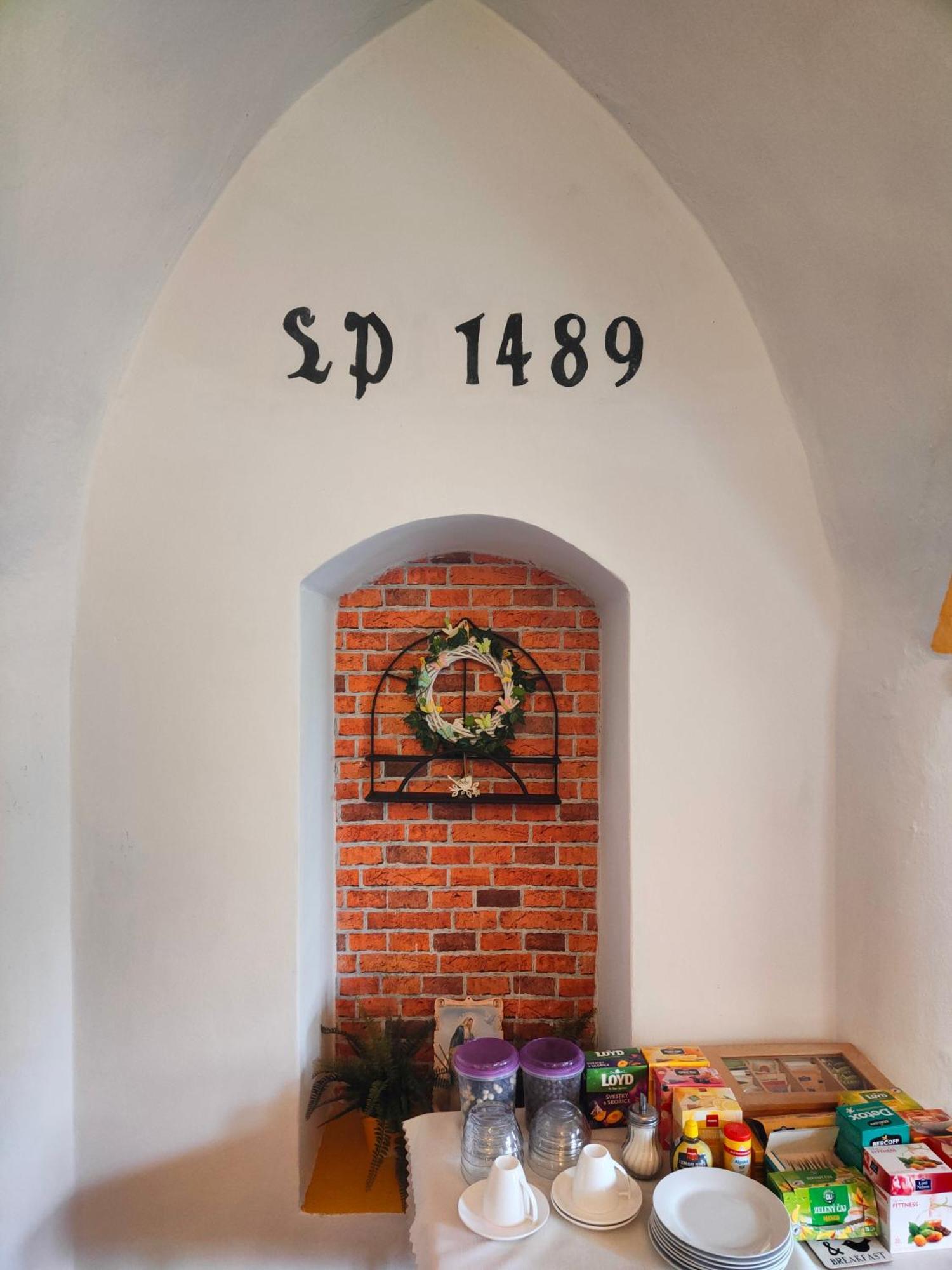 Bed And Breakfast Tvrz Velká Bukovina Extérieur photo