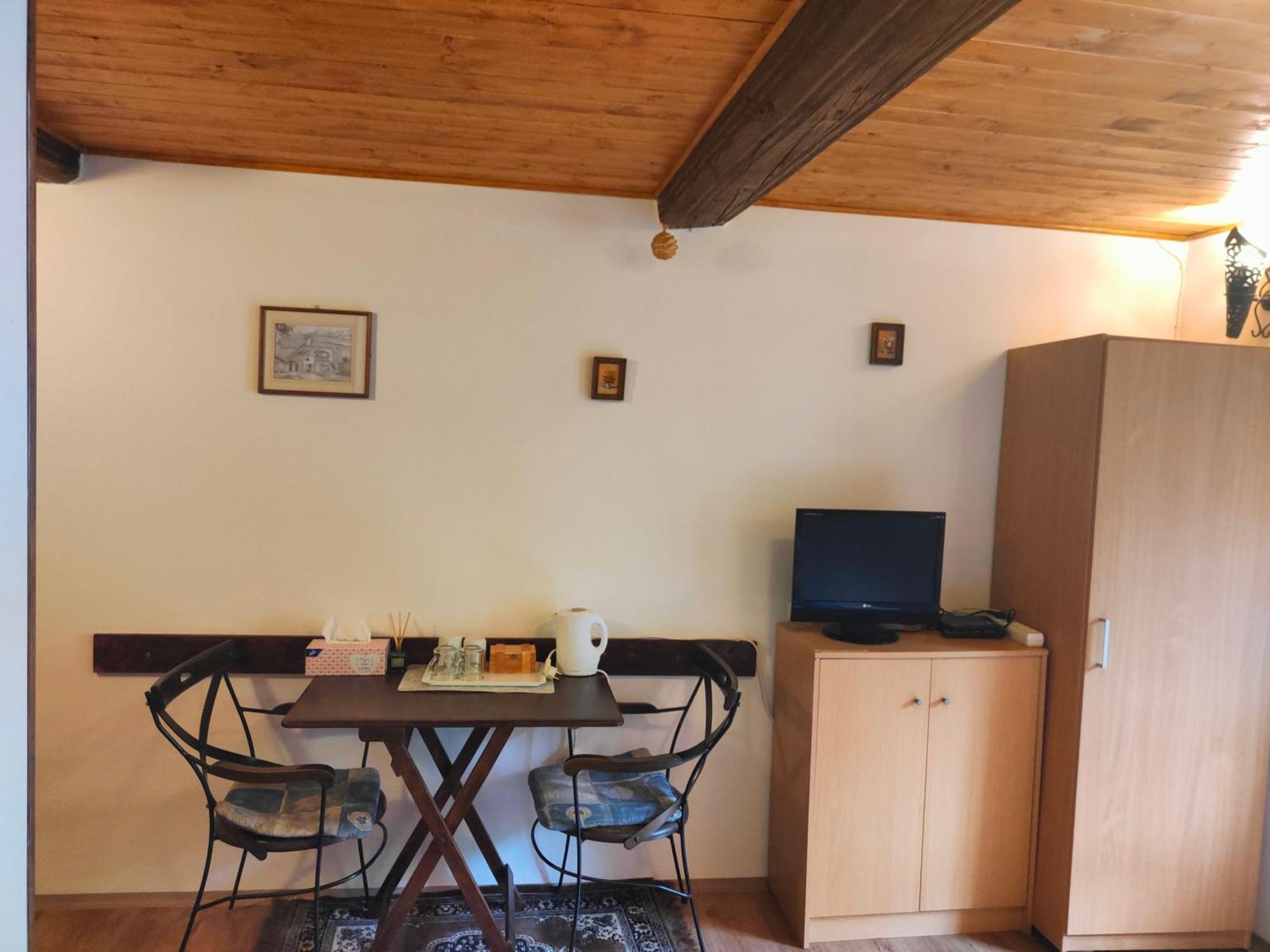 Bed And Breakfast Tvrz Velká Bukovina Extérieur photo