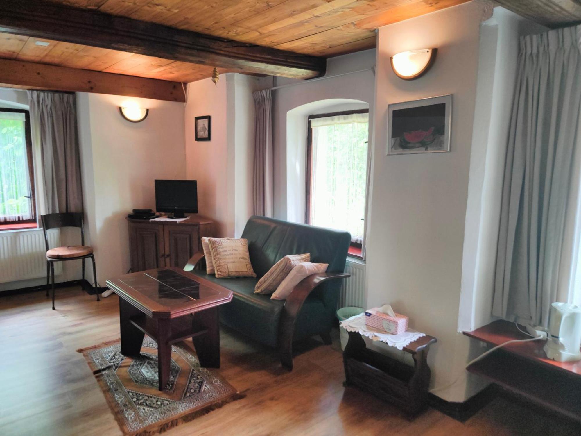 Bed And Breakfast Tvrz Velká Bukovina Extérieur photo